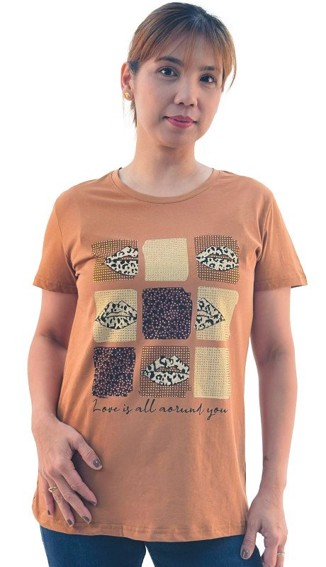 Women's Lips With Love Is All Around You Print Round Neck Short Sleeve T-Shirt - Brown